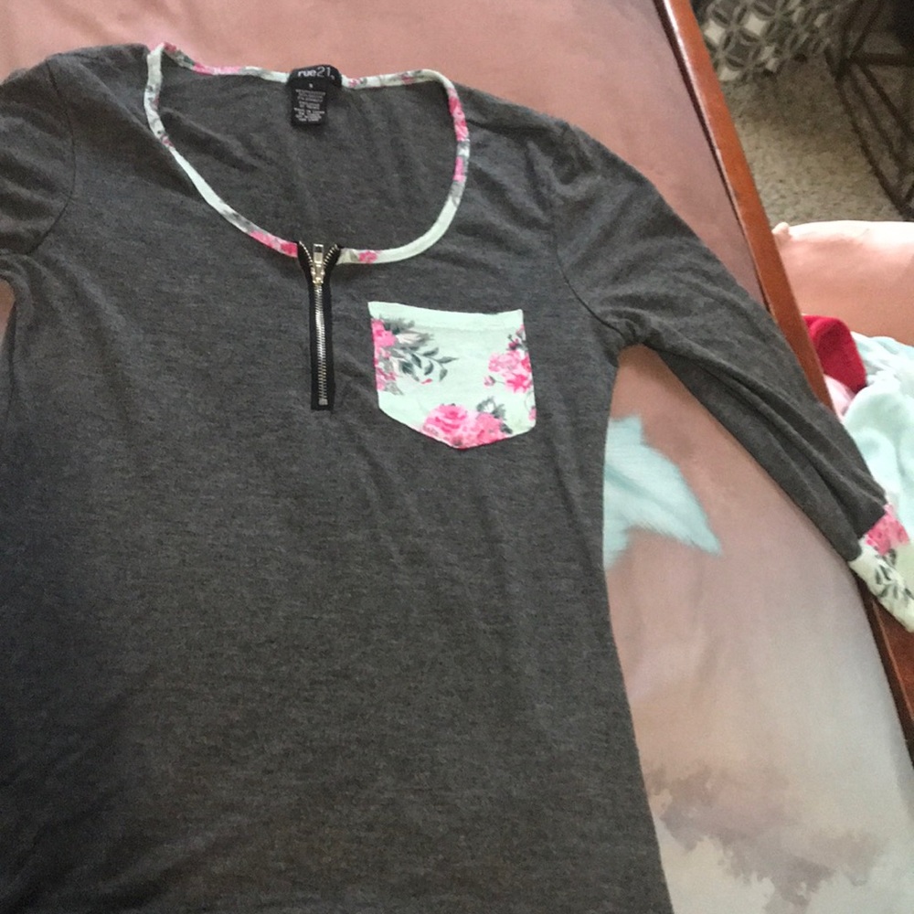 3/4 length sleeve shirt